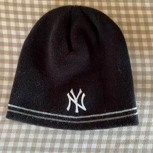 New York Yankees logo knit hat